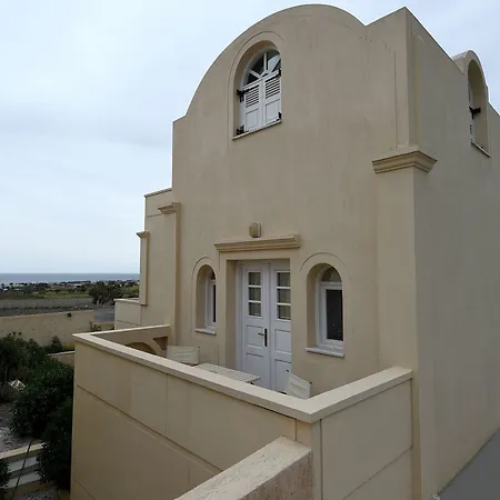 Leon Perissa (Santorini)